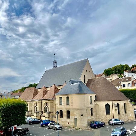 F2 Haut De Gamme Avec Vue Sur Notre Dame Pontoise Luaran gambar